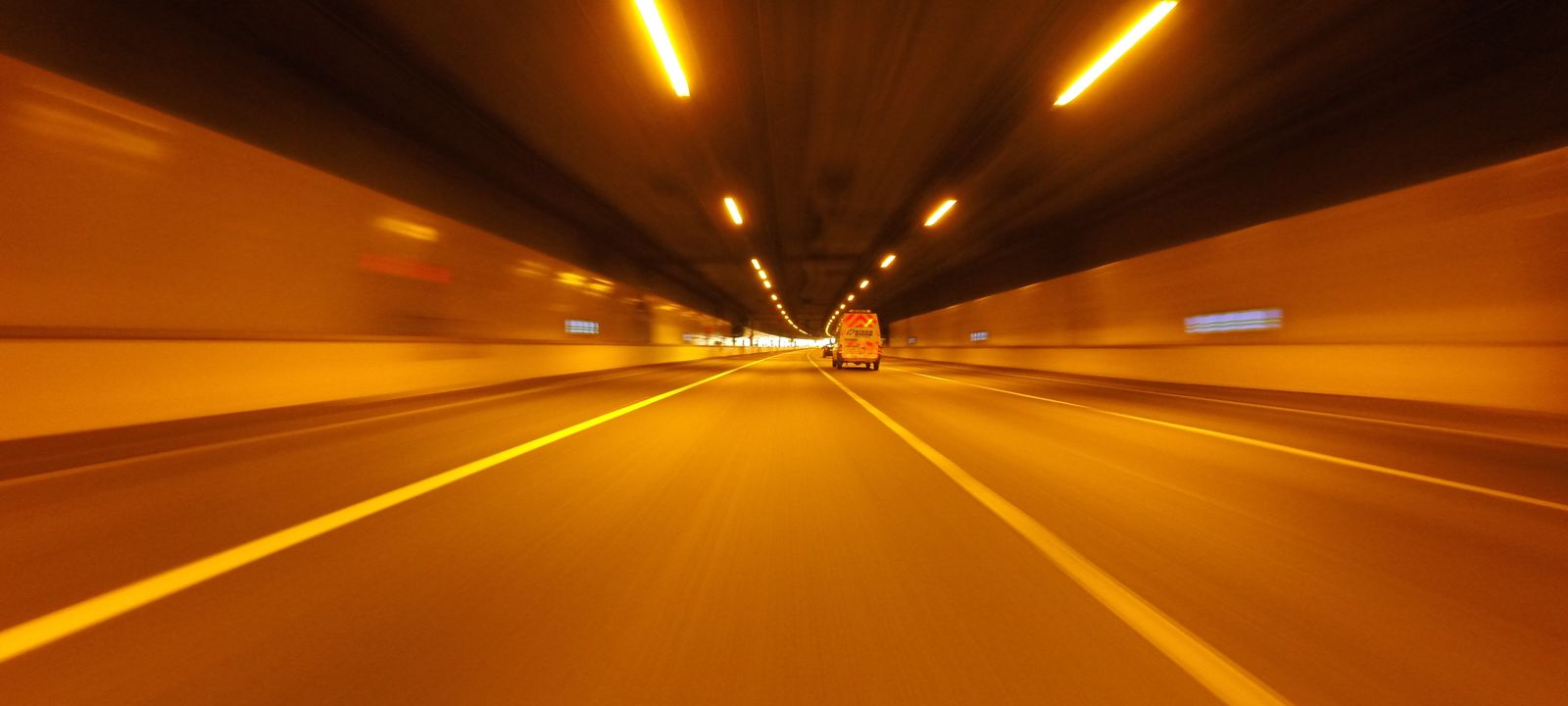 ZOOM Express — reliable delivery and lorry transport in Singapore